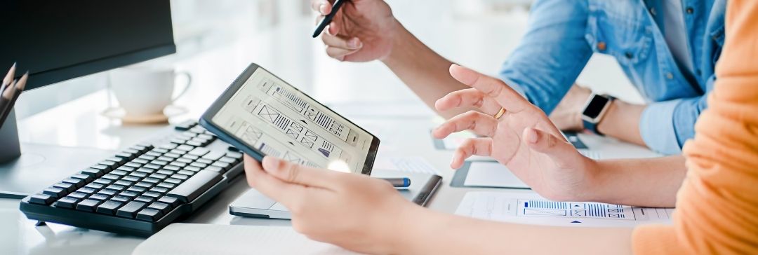 El cliente en el centro: Diferencias clave entre Éxito del cliente y Servicio al cliente